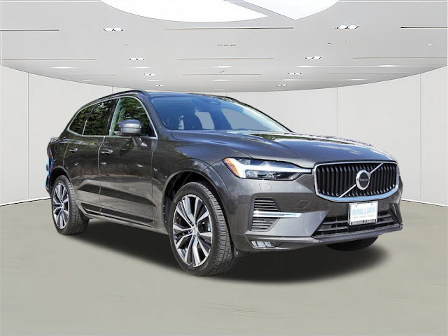 2022 Volvo XC60 B5 Momentum