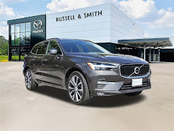 2022 Volvo XC60 B5 Momentum
